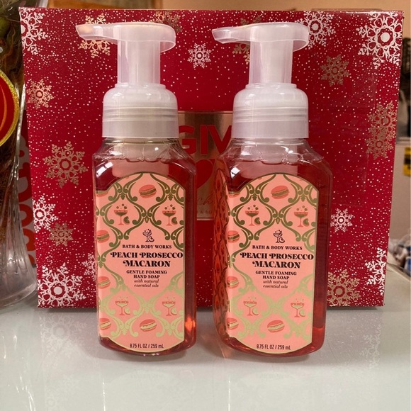 Bath & Body Works Bath & Body Bath And Body Works Peach Prosecco Macaron Gentle Foaming Hand